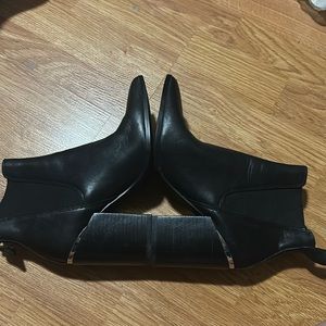 Pointed black boots from Steve Madden!